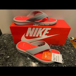 Nike flip flops